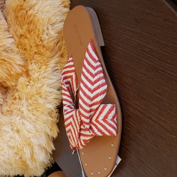Universal Thread Louise Chevron Print Knotted Slide Sandals -  Red 6.5 - Picture 3 of 6